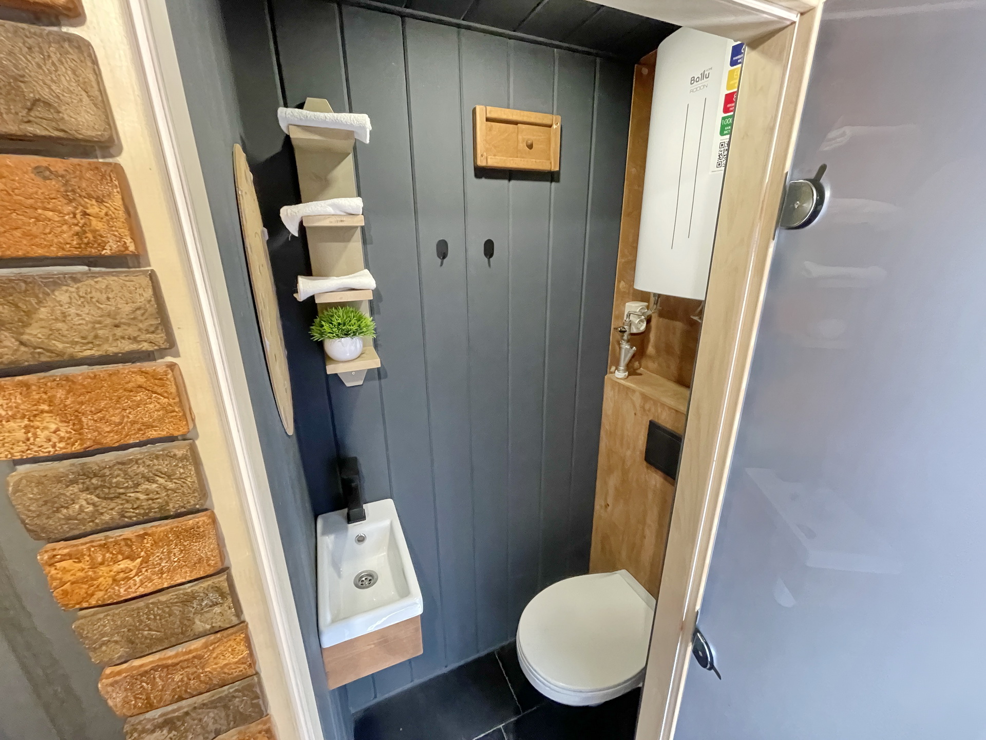 Туалет в модульной бане Туалет в модульной бане